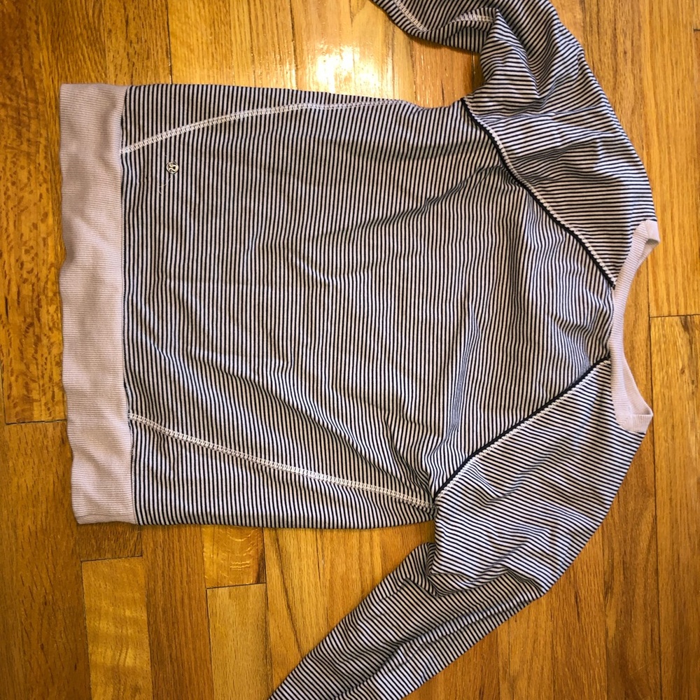 Lululemon cropped sweatshirt